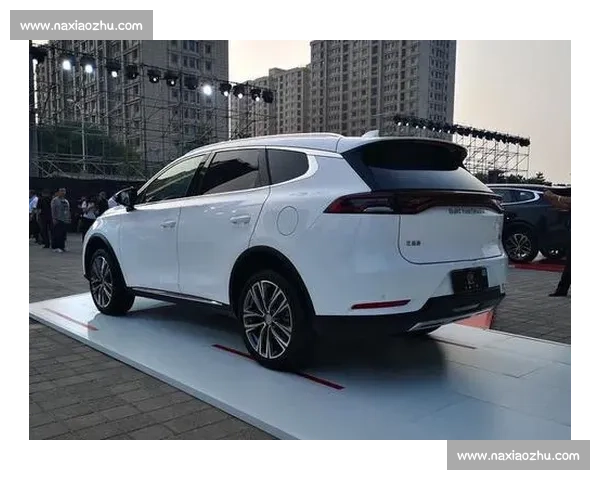 比亚迪唐极速挑战赛道加速表现全面解析